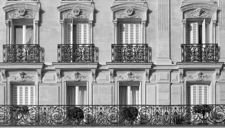 Façade Immeuble Parisien